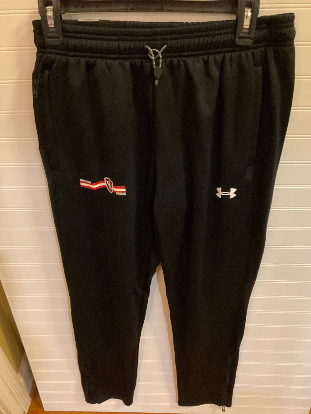 Under Armor Men’s Cardinal Newman Wrestling Team Warm Up Pants. Size: M. NWOT